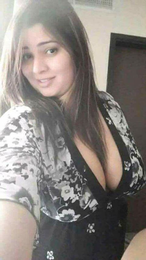 Big boobs naked pakistani girls