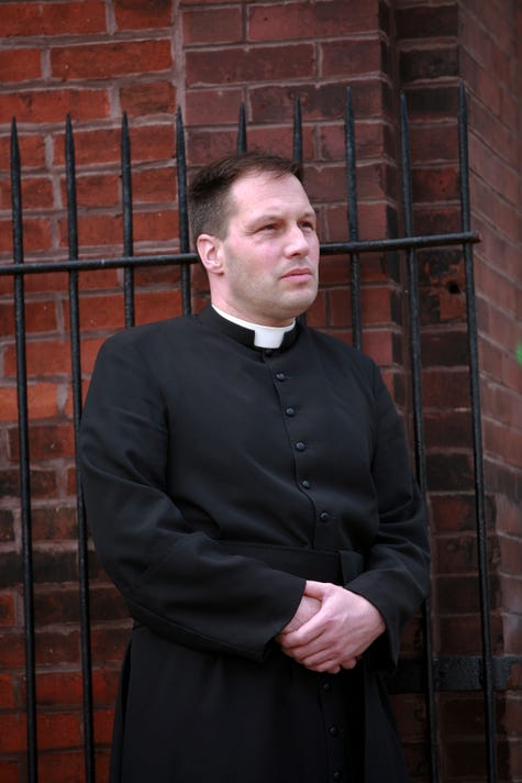 Lord P. S. recommendet priest from catholic year gets school