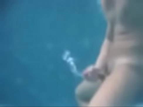 Pussy underwater cumming with floating