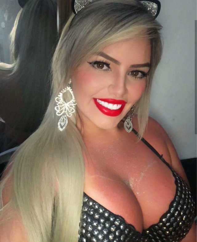 Dorito recommendet Blonde big tits leaked.