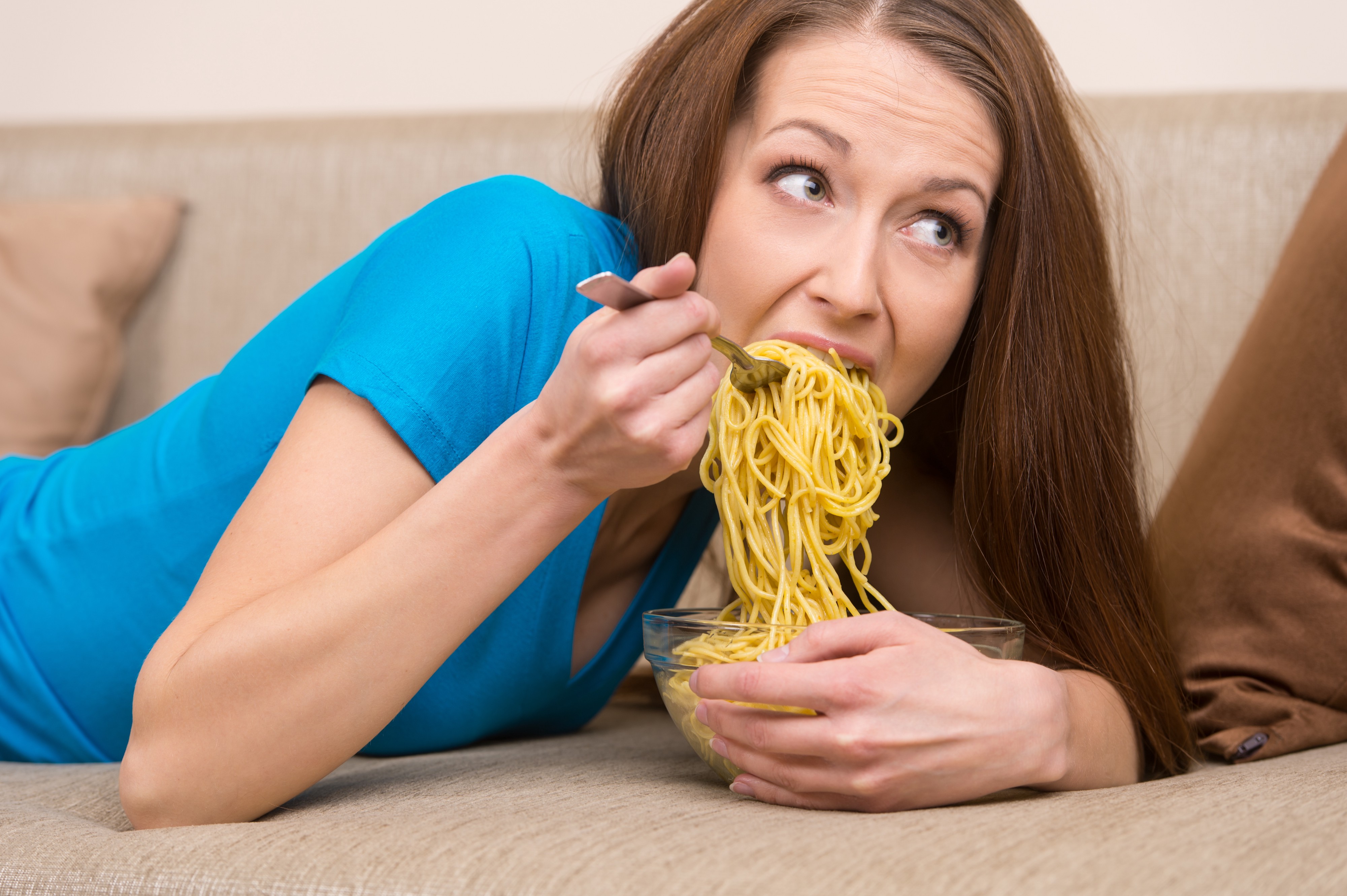 Popeye recommendet sexy girl makes spicy noodle